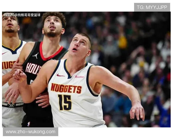 火箭申京高位手递手遭掘金抢断反击，约基奇防守预判切断传球路线